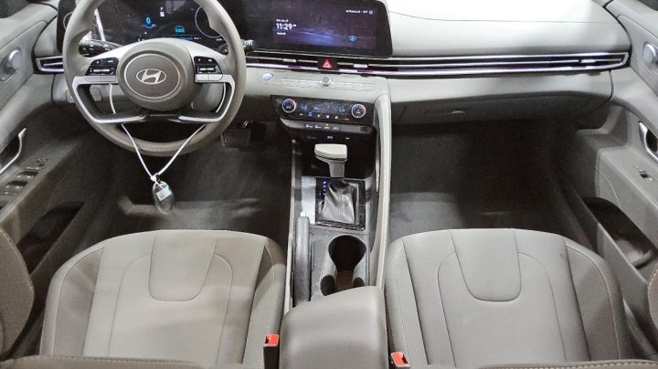 Hyundai Elantra SEL 2024