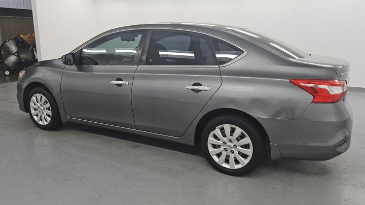 Nissan Sentra S 2017
