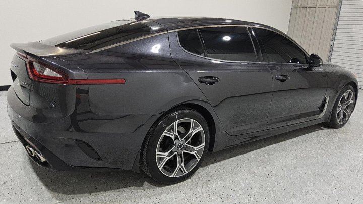 KIA STINGER  2020