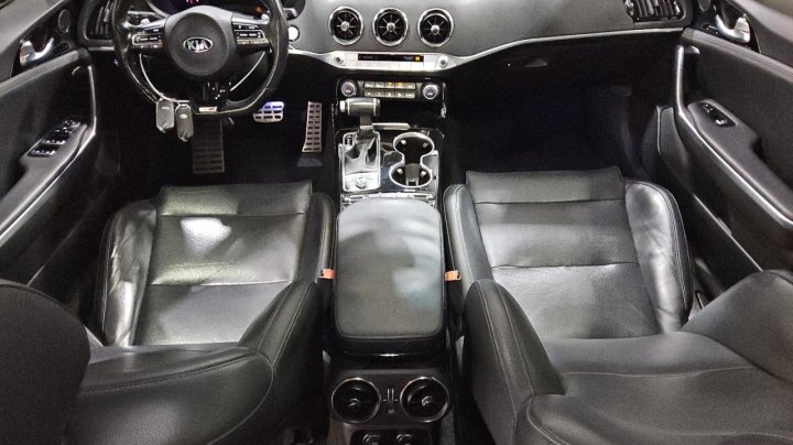 KIA STINGER  2020