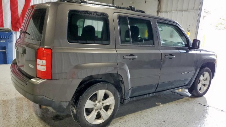 JEEP Patriot LATITUDE 2015