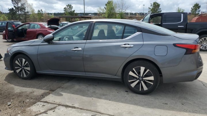 Nissan Altima SV 2022