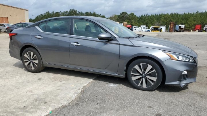 Nissan Altima SV 2022