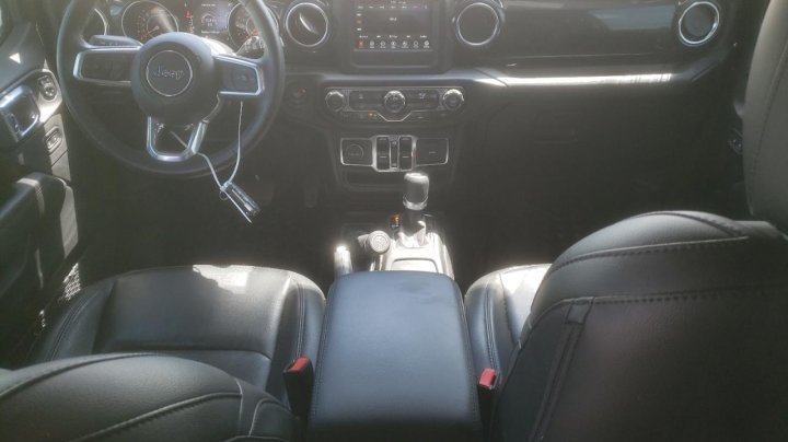 JEEP WRANGLER UNLIMITED SAHARA 2021