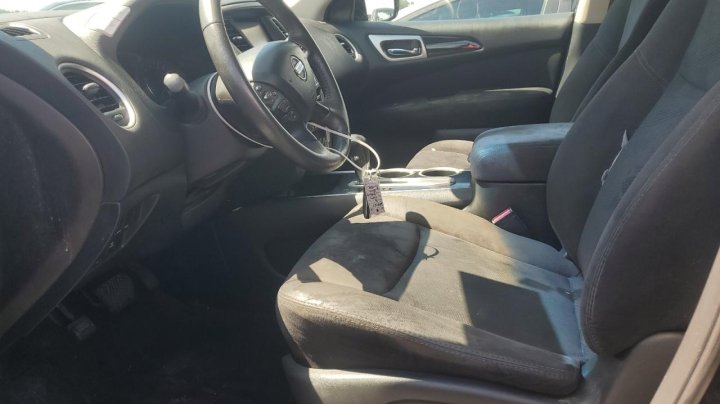 Nissan Pathfinder S 2016