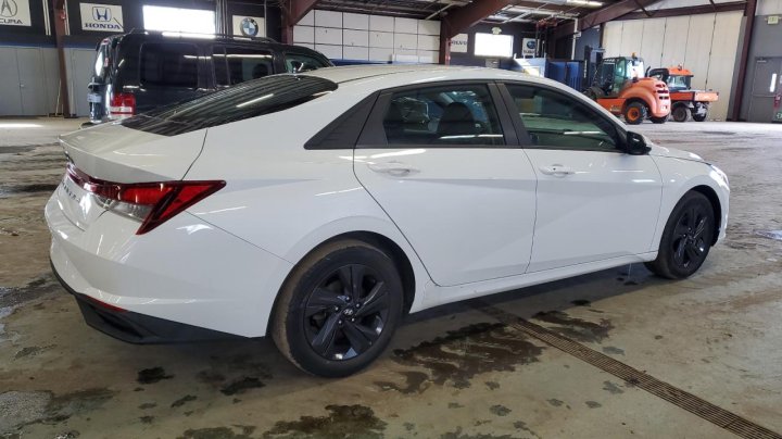 Hyundai Elantra SEL 2021