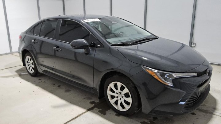 Toyota Corolla LE 2025