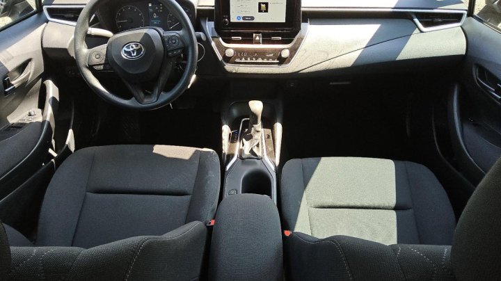 Toyota Corolla LE 2025