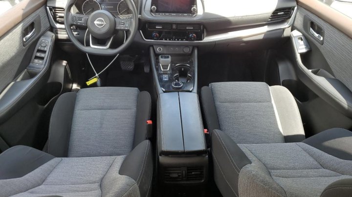 Nissan ROGUE SV 2022