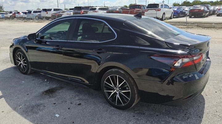 Toyota Camry SE NIGHT SHADE 2024