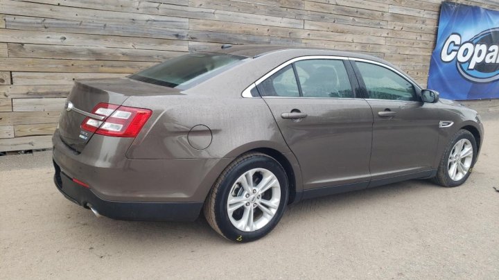 Ford TAURUS SEL 2016