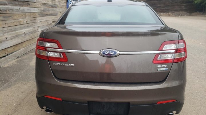 Ford TAURUS SEL 2016