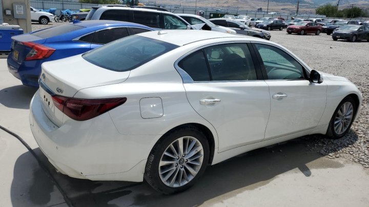 INFINITI Q50 LUXE 2021