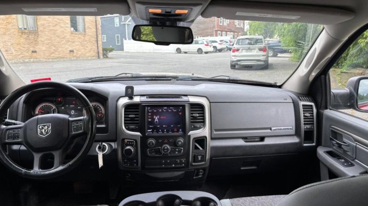 RAM 1500 SLT 2018