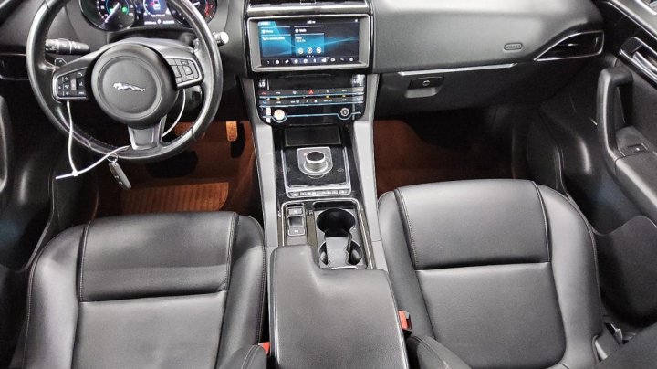 Jaguar F-Pace PREMIUM 2020