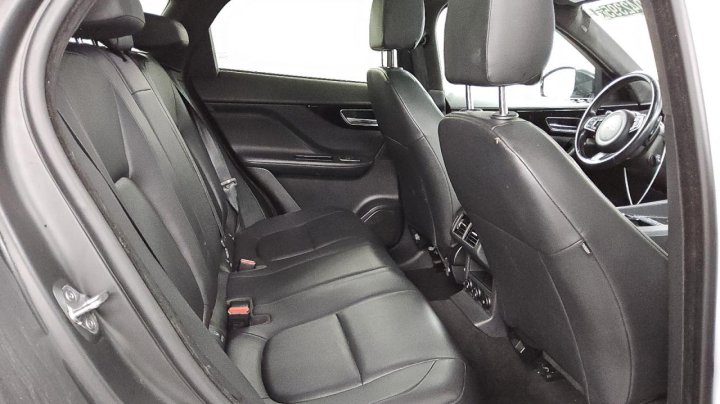 Jaguar F-Pace PREMIUM 2020