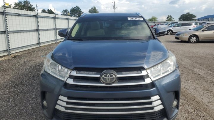 Toyota Highlander SE 2017