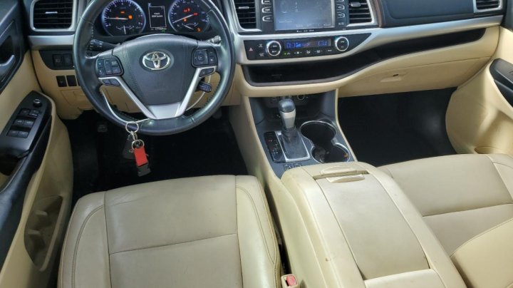 Toyota Highlander SE 2017