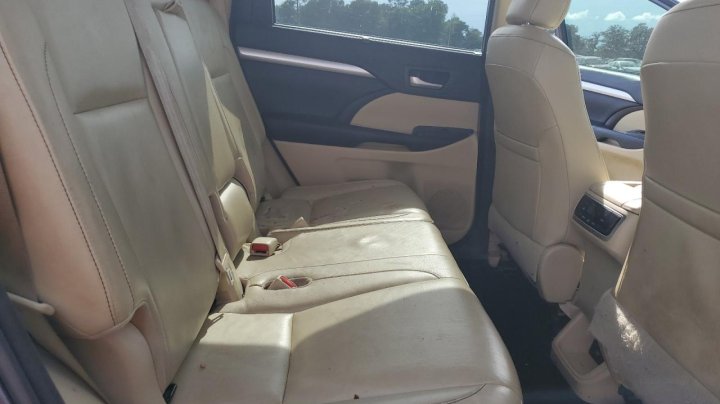 Toyota Highlander SE 2017