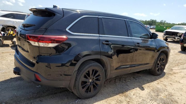 Toyota Highlander SE 2019