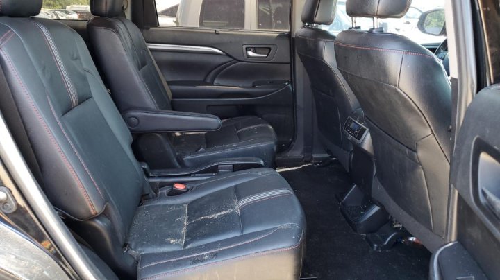 Toyota Highlander SE 2019