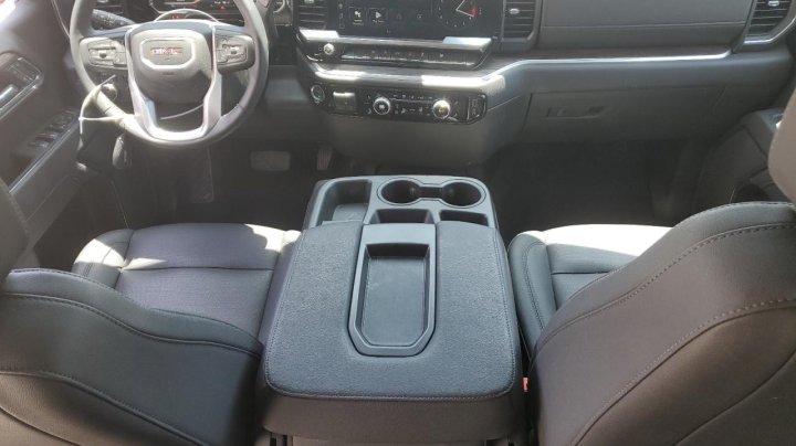 GMC Sierra K1500 SLT 2025
