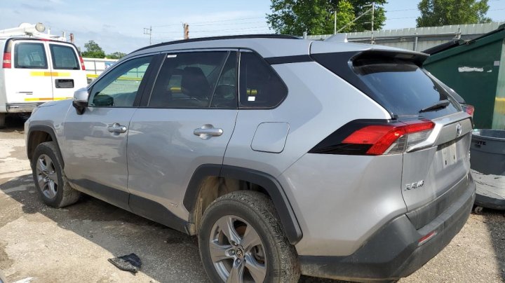 Toyota RAV4 XLE 2022