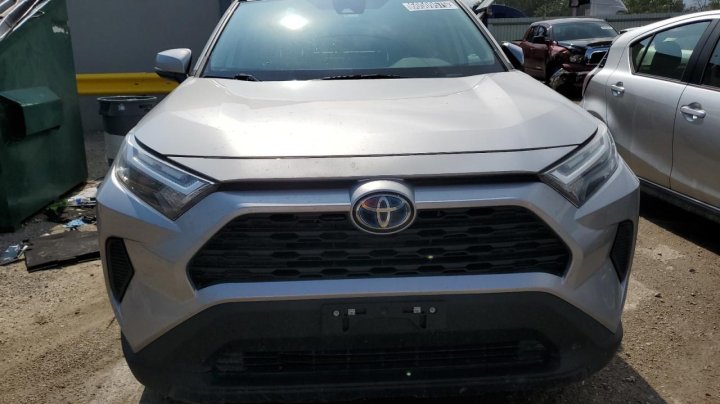 Toyota RAV4 XLE 2022
