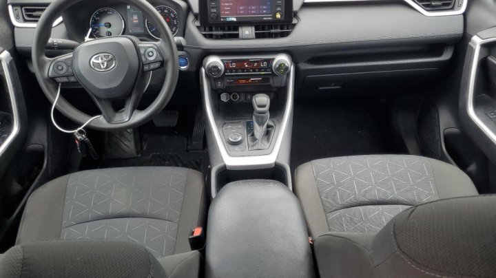 Toyota RAV4 XLE 2022