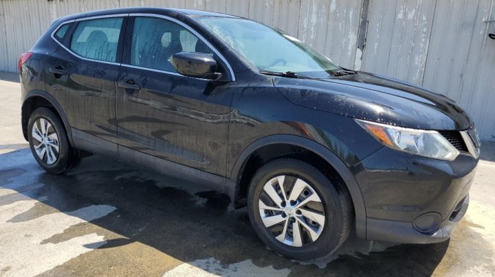 Nissan Rogue Sport S 2019
