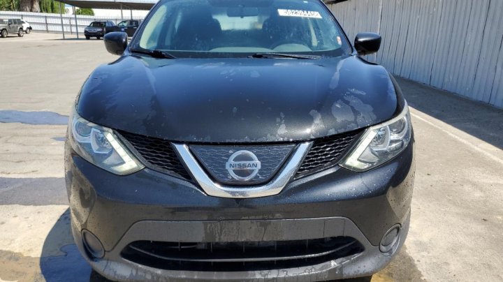 Nissan Rogue Sport S 2019