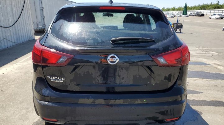 Nissan Rogue Sport S 2019