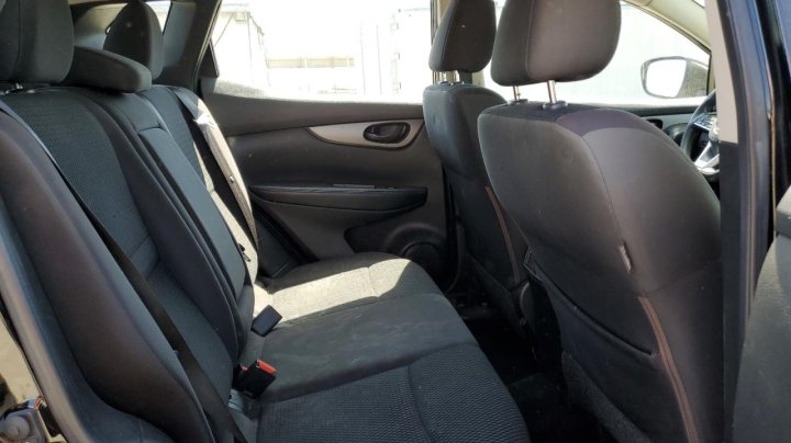 Nissan Rogue Sport S 2019