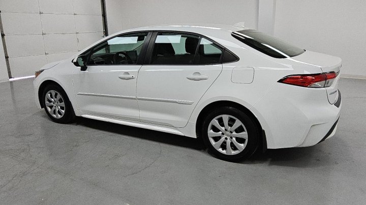 Toyota Corolla LE 2021