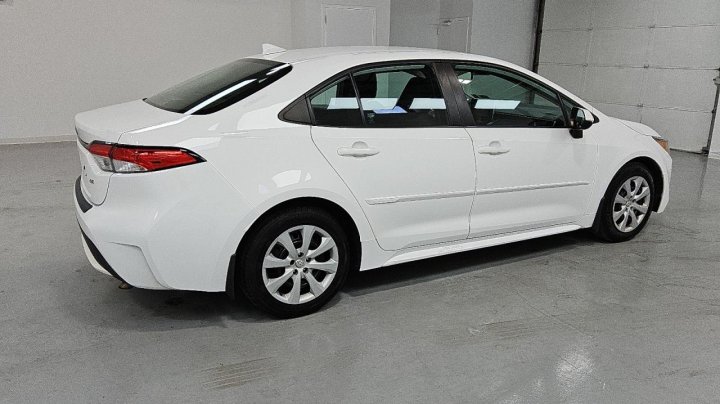 Toyota Corolla LE 2021