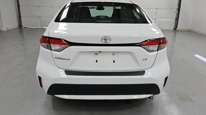 Toyota Corolla LE 2021