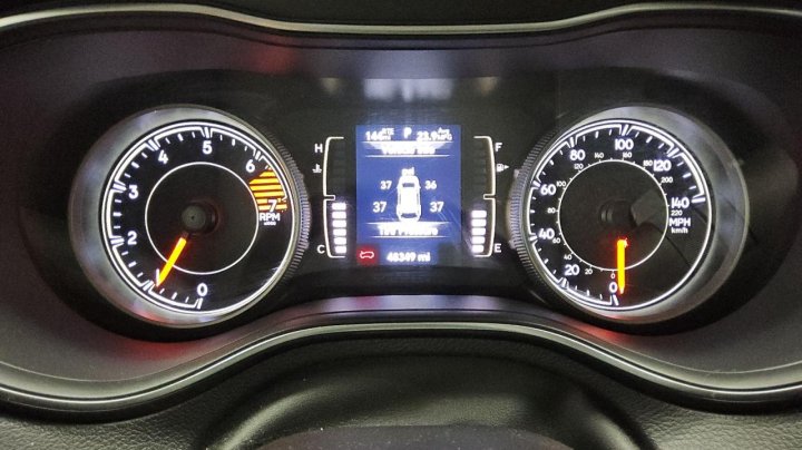 JEEP Cherokee LATITUDE 2019