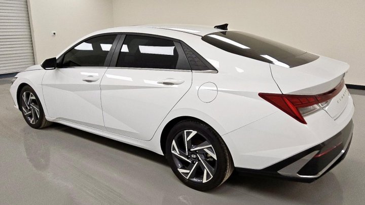 Hyundai Elantra LIMITED 2025