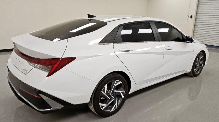 Hyundai Elantra LIMITED 2025