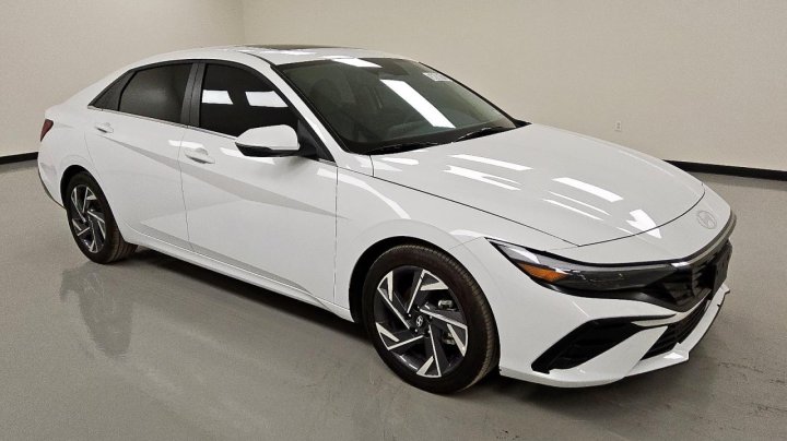 Hyundai Elantra LIMITED 2025