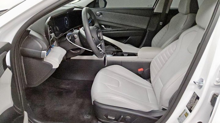 Hyundai Elantra LIMITED 2025