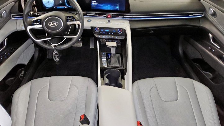 Hyundai Elantra LIMITED 2025