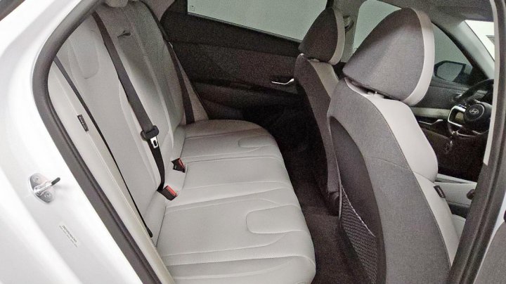 Hyundai Elantra LIMITED 2025