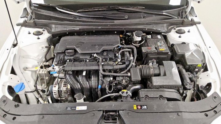 Hyundai Elantra LIMITED 2025