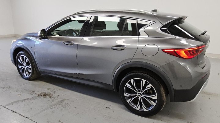 INFINITI QX30 BASE 2018
