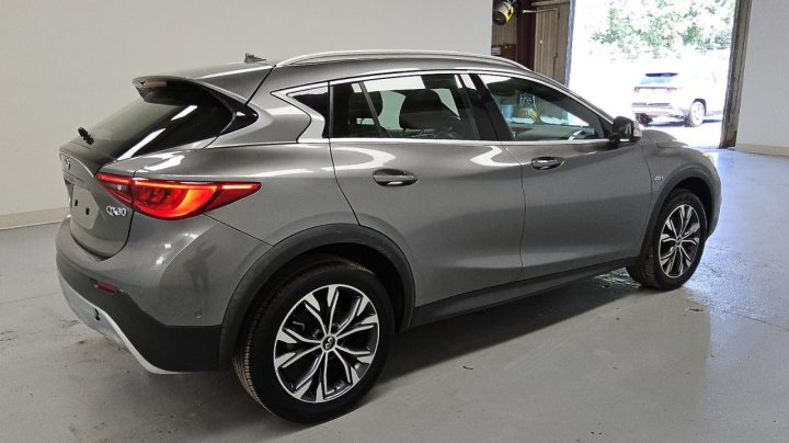 INFINITI QX30 BASE 2018