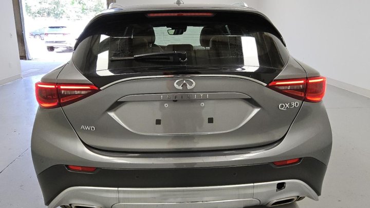 INFINITI QX30 BASE 2018