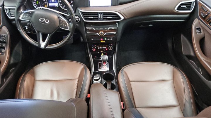 INFINITI QX30 BASE 2018
