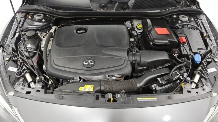 INFINITI QX30 BASE 2018