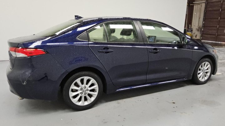 Toyota Corolla LE 2021